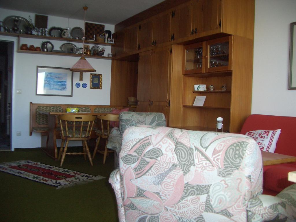 Ferienwohnung Im Haus Edelweiss Treffen Exterior foto